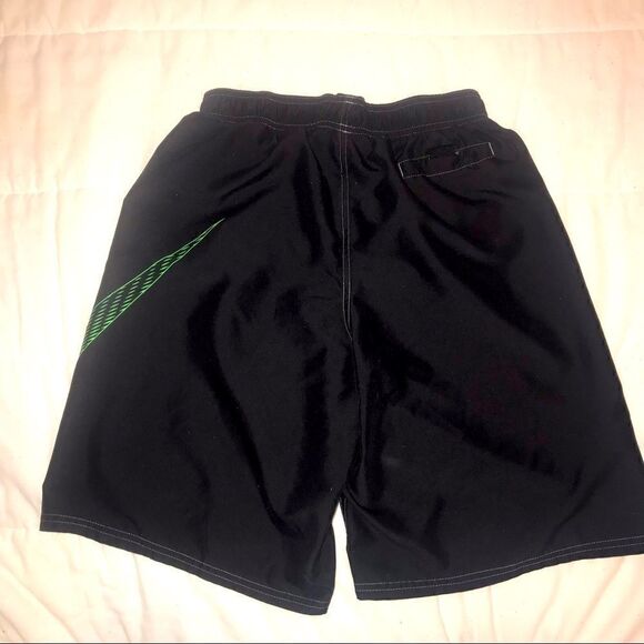 Nike basketball shorts in size boys XL - Picture 2 of 3